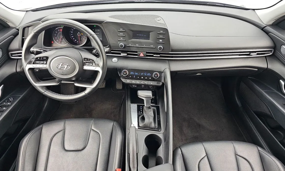 Hyundai AVANTE — фото 8