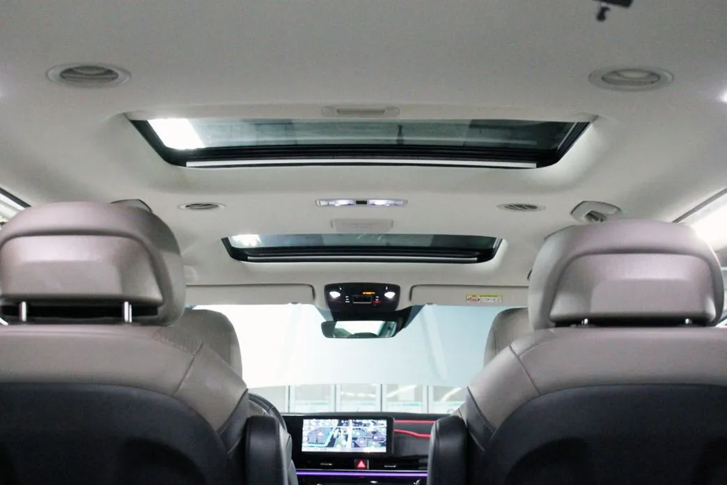 Kia Carnival — фото 1