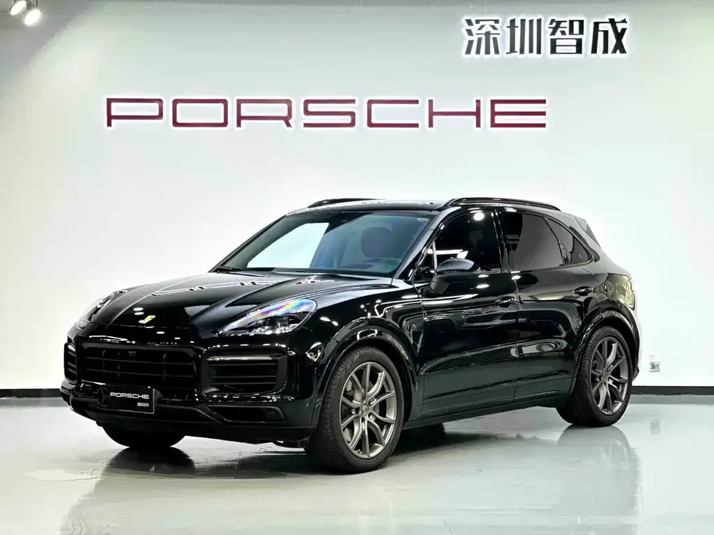 Porsche Cayenne — фото 1