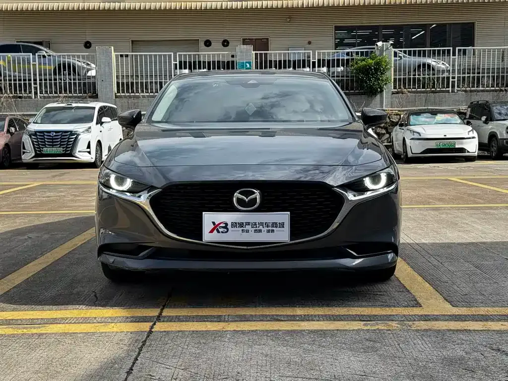 Mazda 3 Axela — фото 1