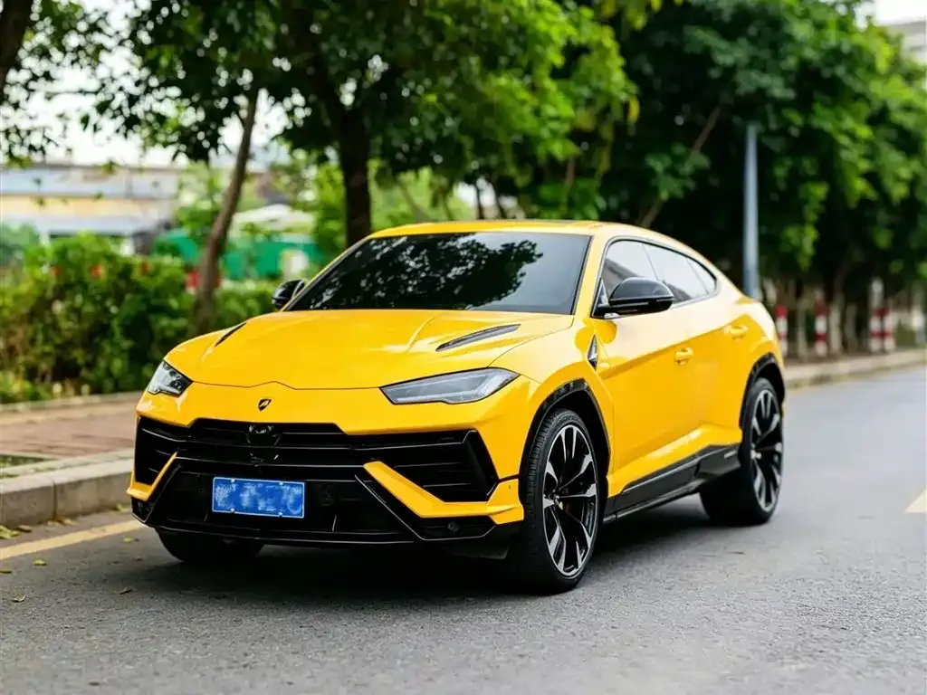 Lamborghini Urus — фото 1