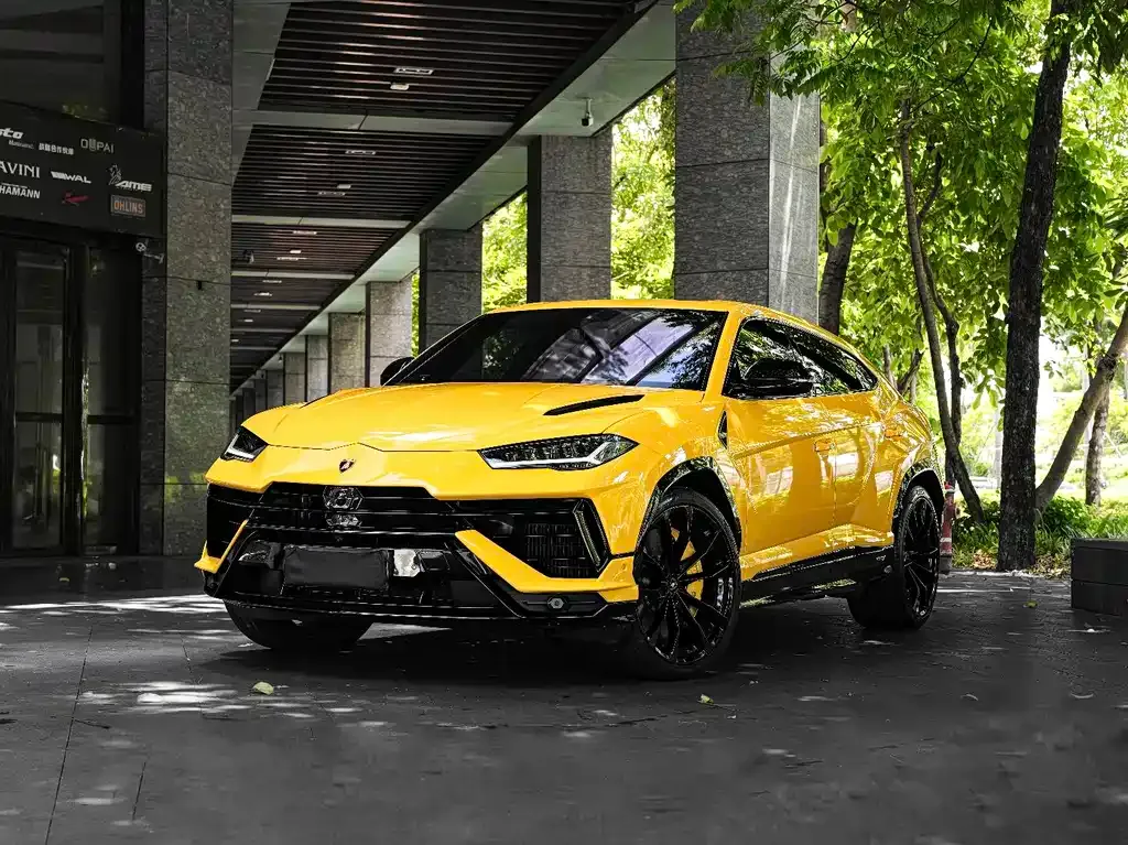 Lamborghini Urus — фото 1