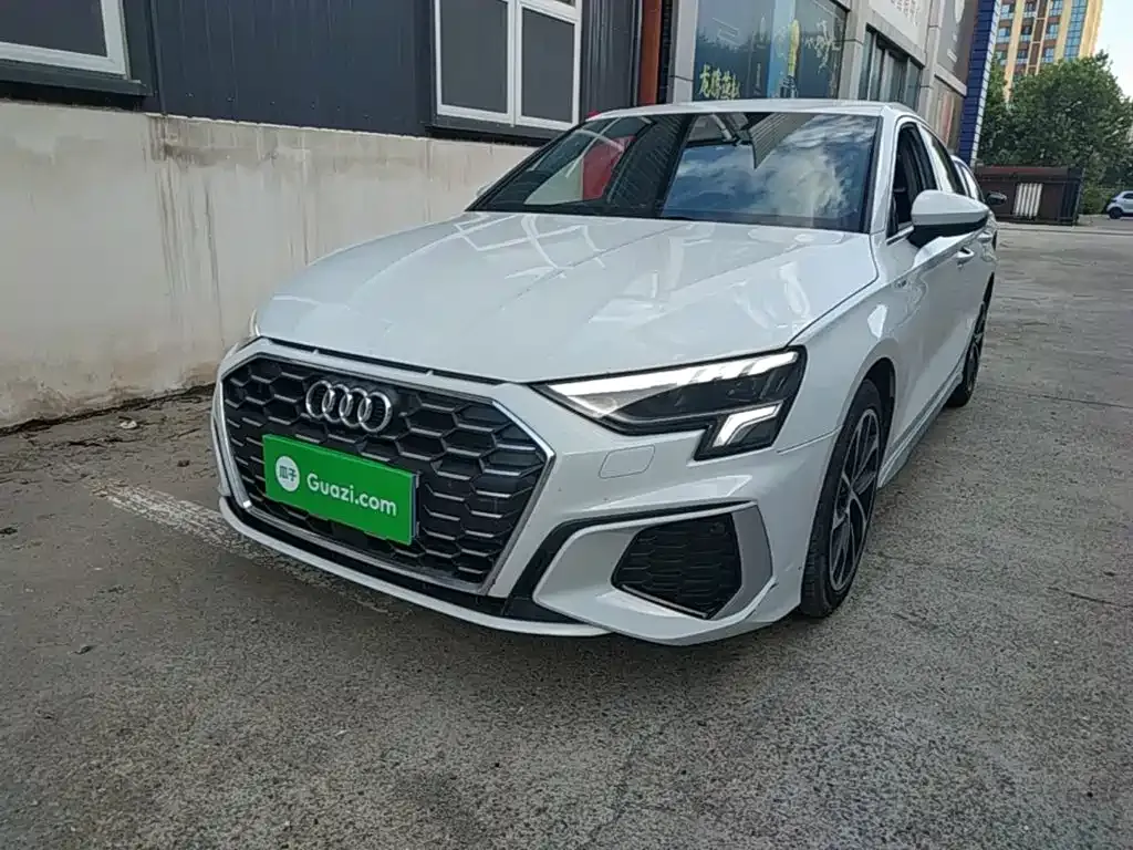 Audi A3 — фото 1
