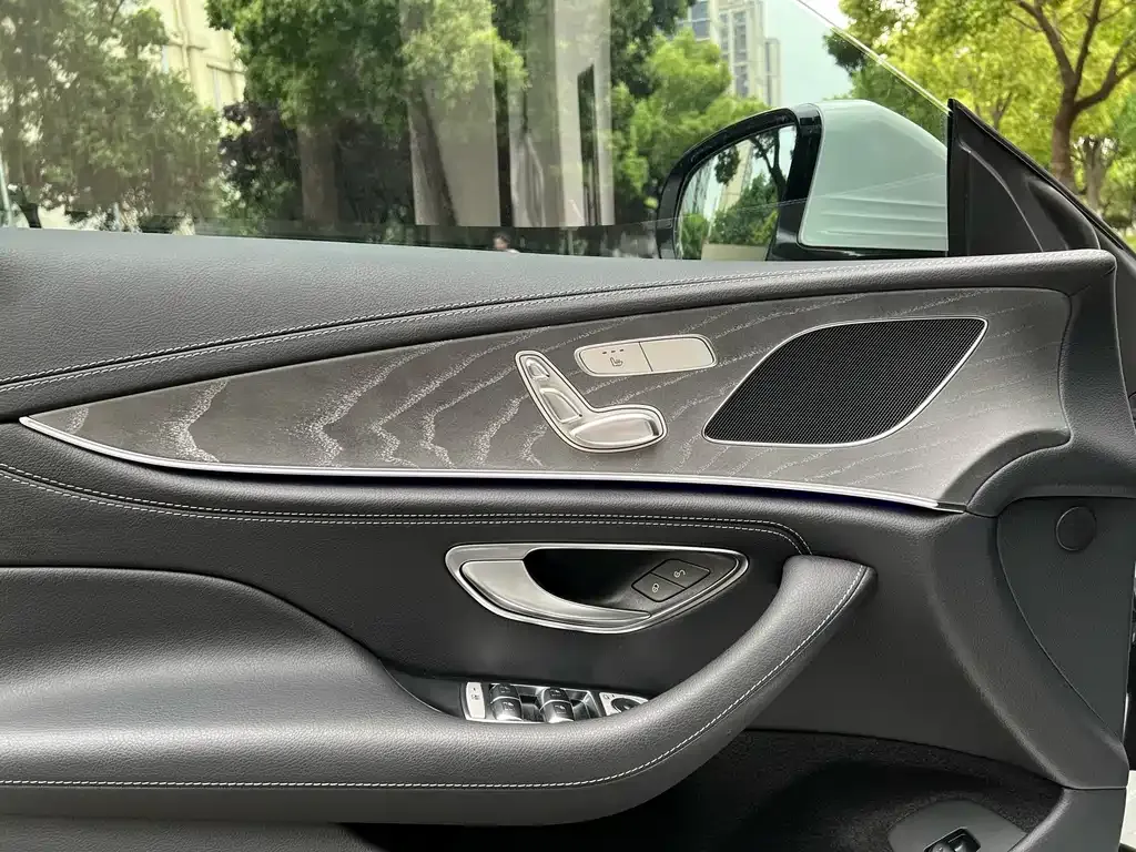 Mercedes-Benz CLS — фото 8