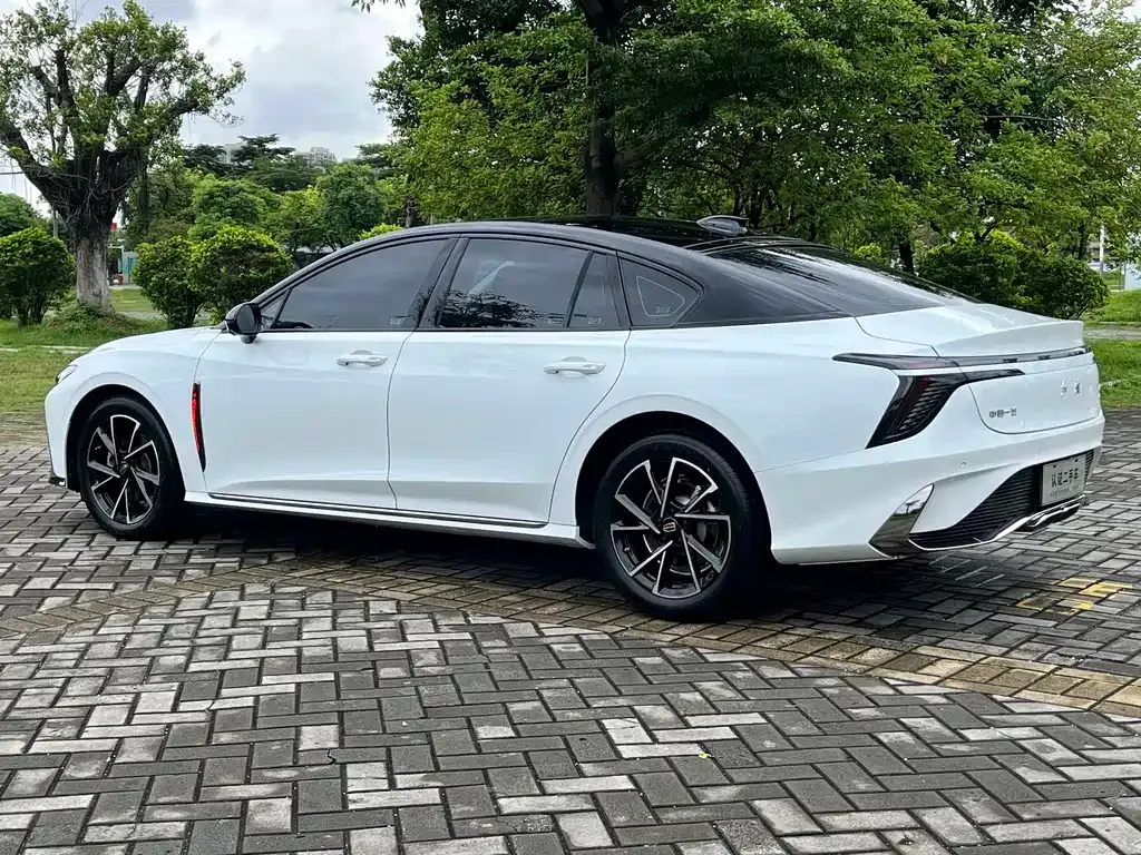 Hongqi H6 — фото 6