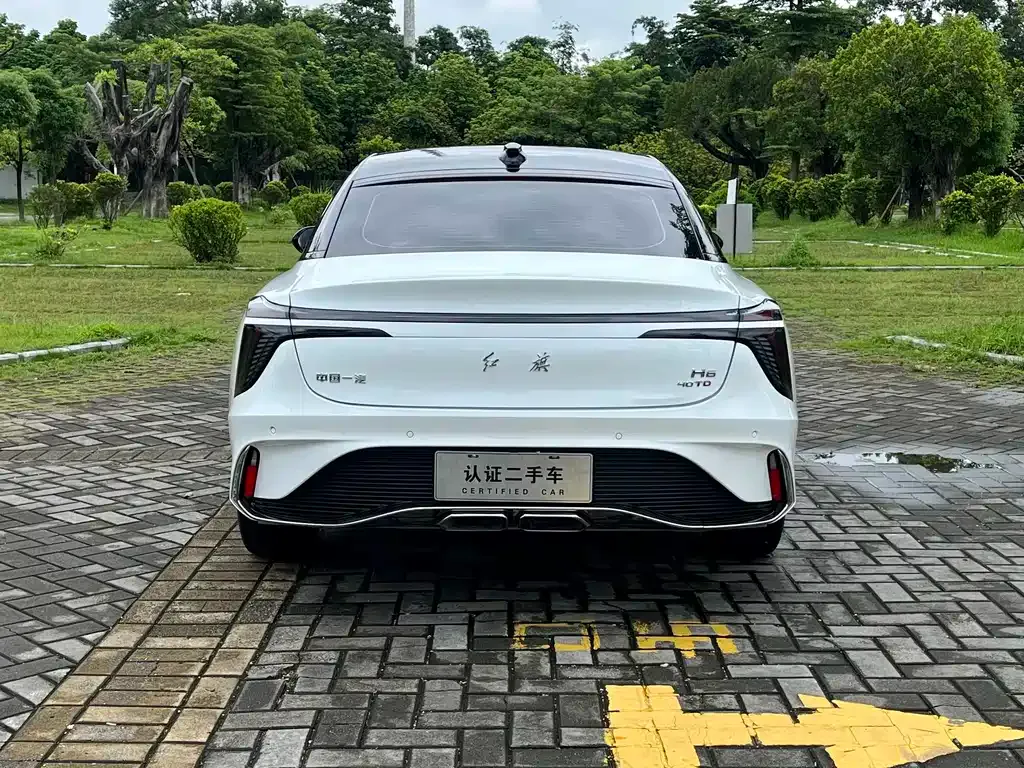 Hongqi H6 — фото 8