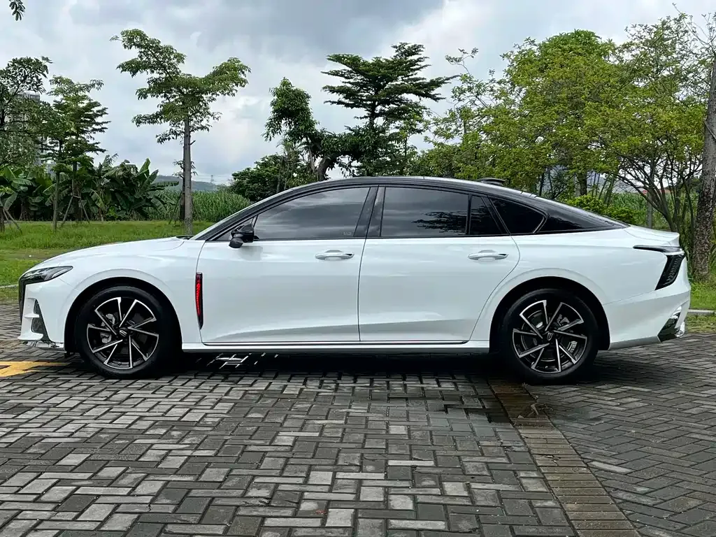 Hongqi H6 — фото 10