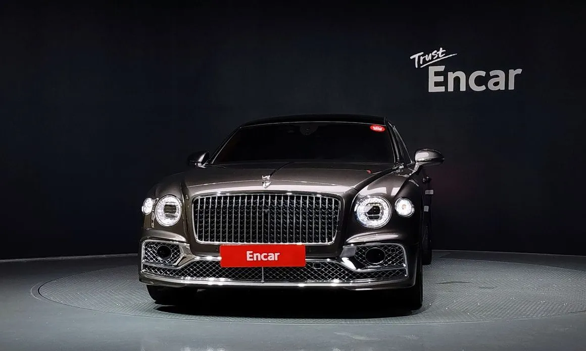 Bentley Flying Spur — фото 4