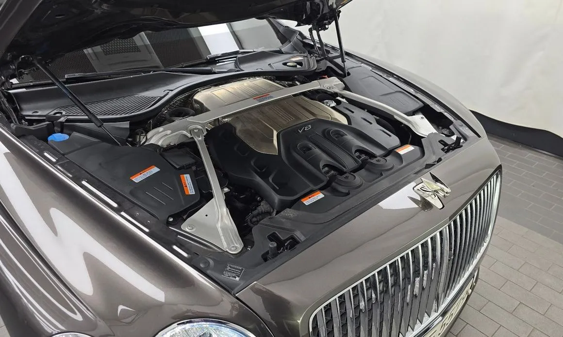 Bentley Flying Spur — фото 5