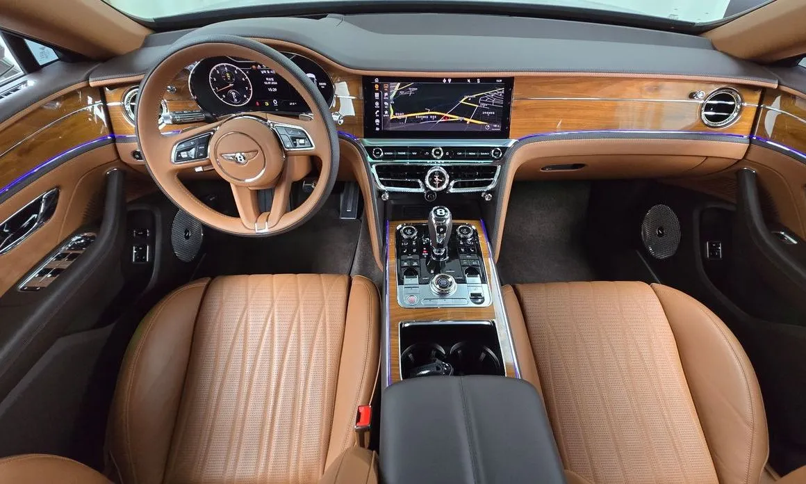 Bentley Flying Spur — фото 2