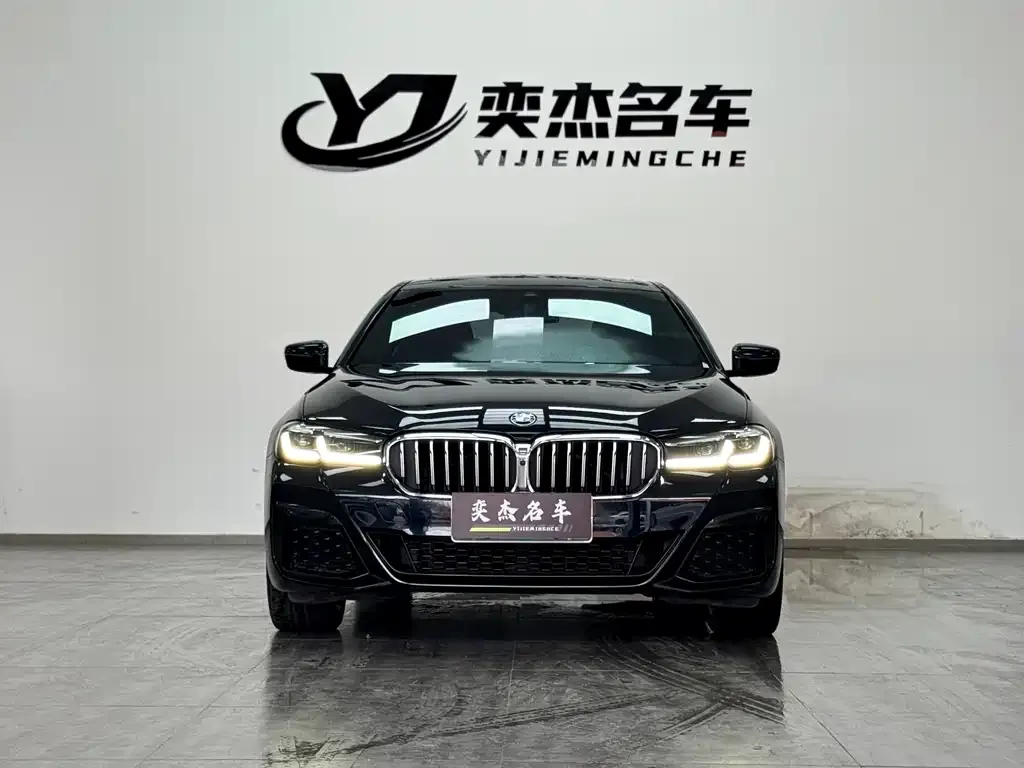 BMW 5 Series — фото 10