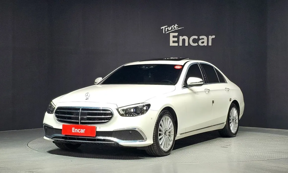 Mercedes-Benz E-Class — фото 1