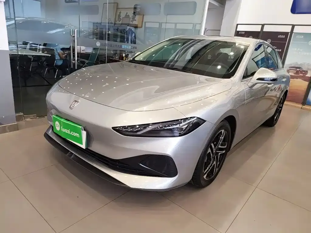 Roewe D7 — фото 1