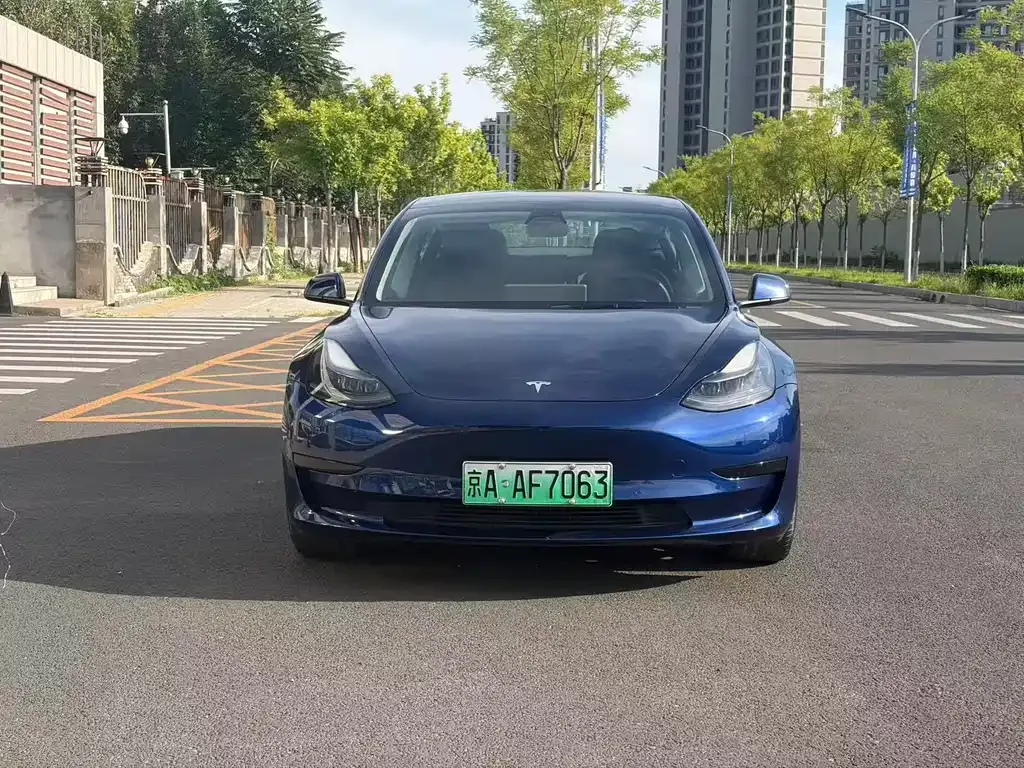 Tesla Model 3 — фото 7