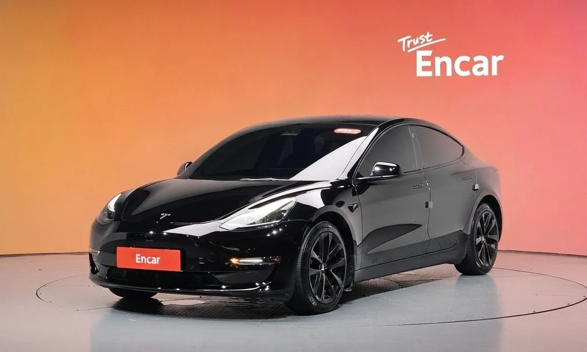 Tesla Model 3 — фото 1