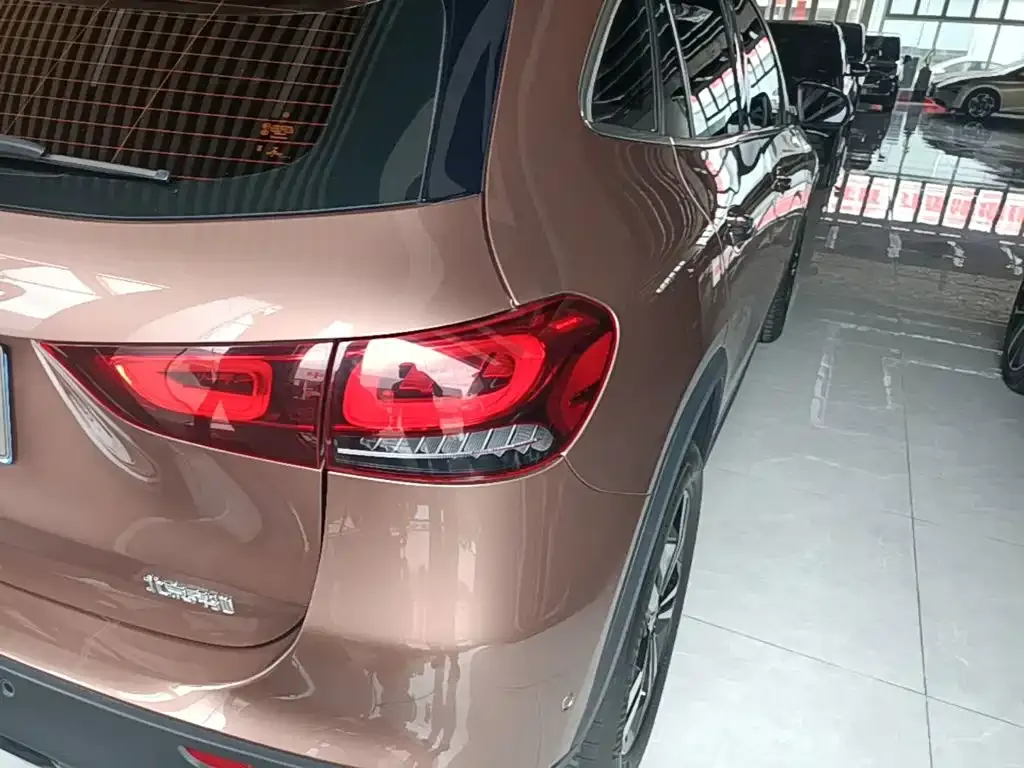 Mercedes-Benz GLA — фото 10