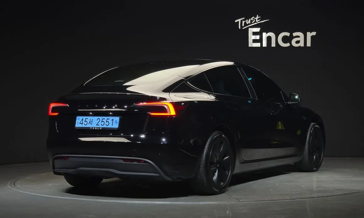 Tesla Model 3 — фото 4