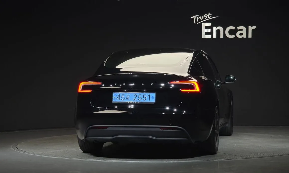 Tesla Model 3 — фото 5