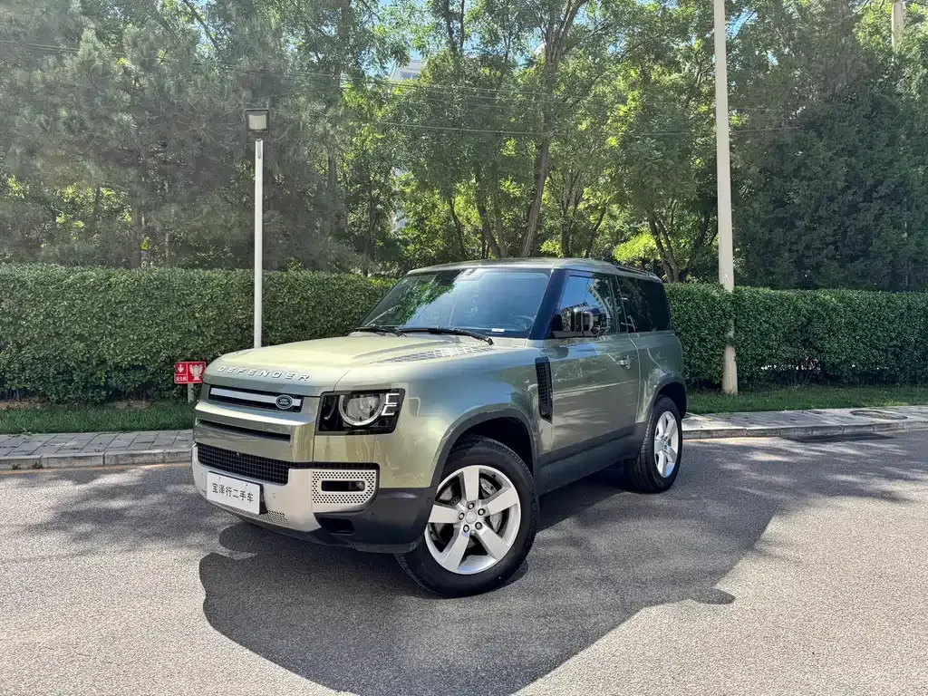Land Rover Defender — фото 1