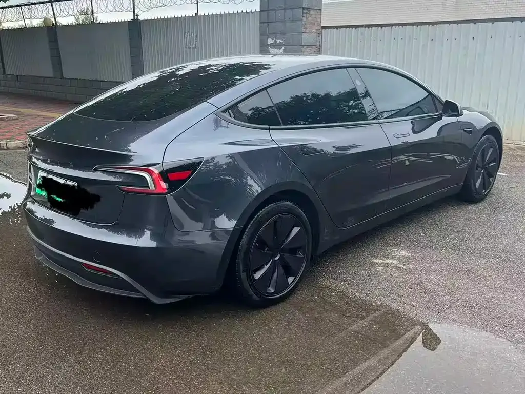 Tesla Model 3 — фото 5