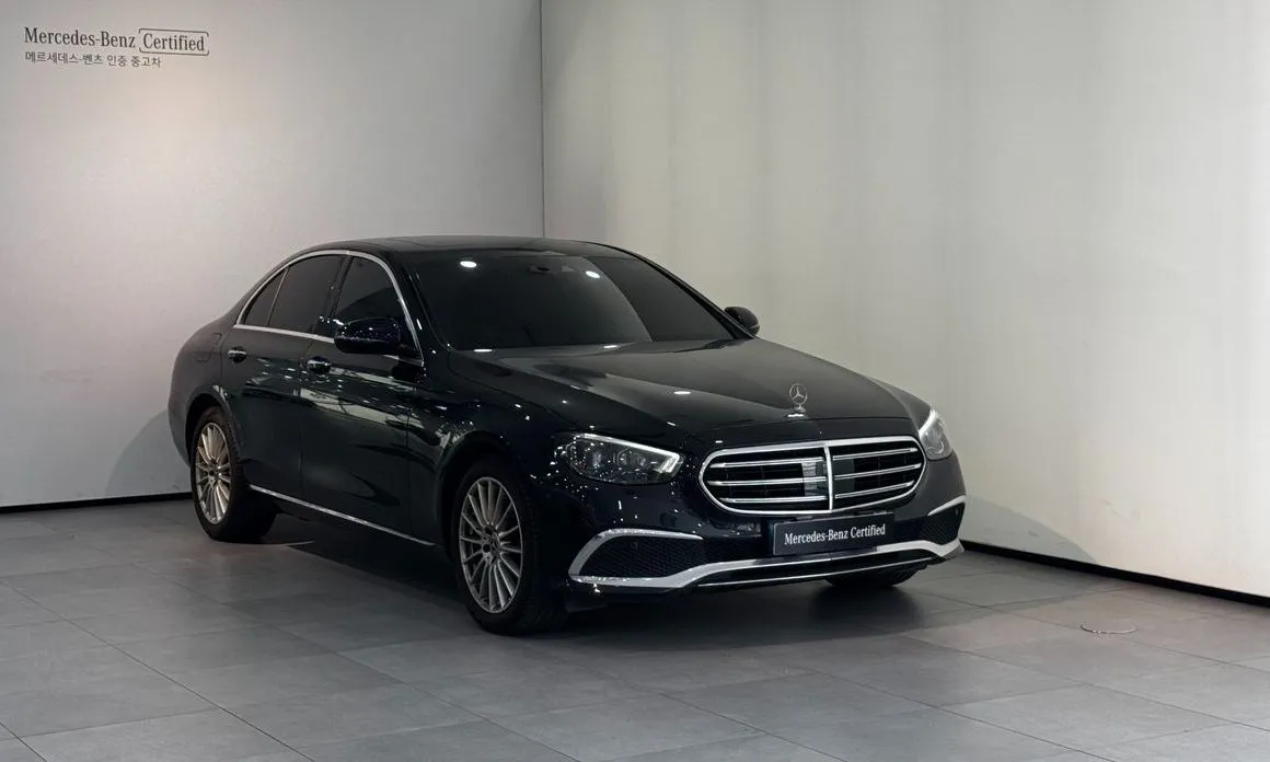 Mercedes-Benz E-Class — фото 1