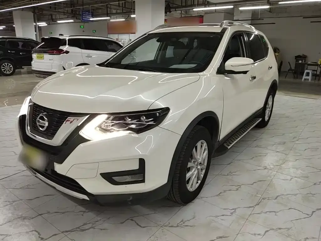 Nissan X-Trail — фото 1