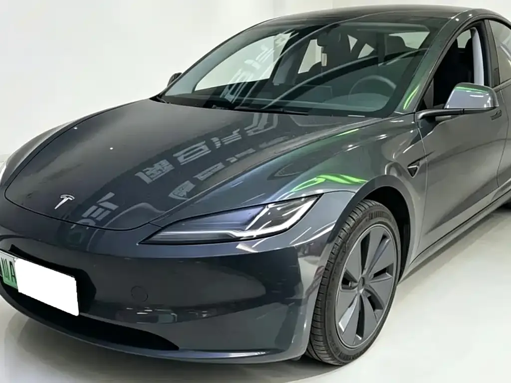 Tesla Model 3 — фото 1