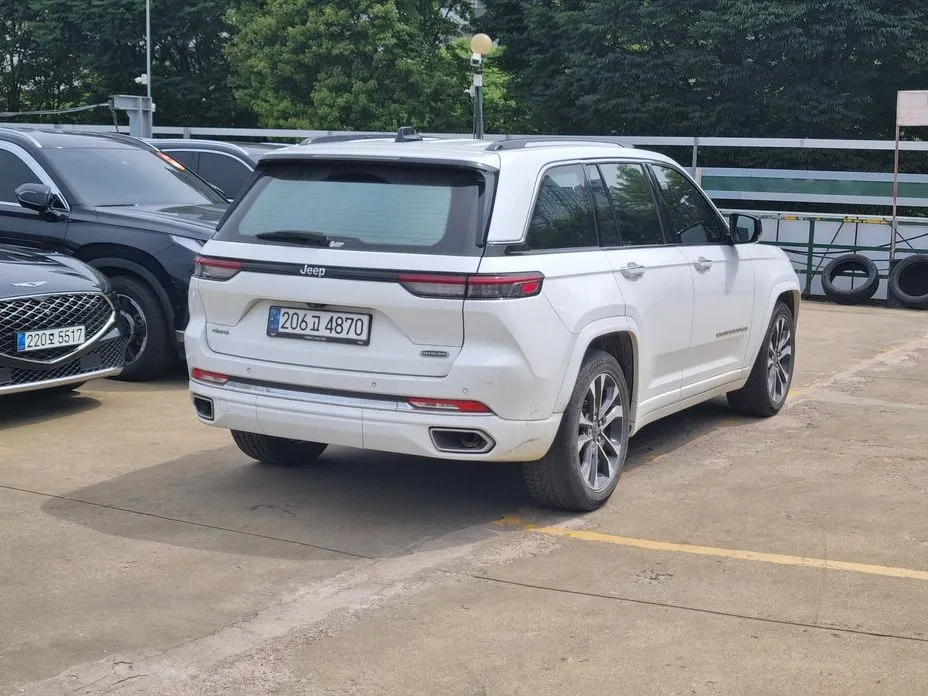 Jeep Cherokee — фото 9