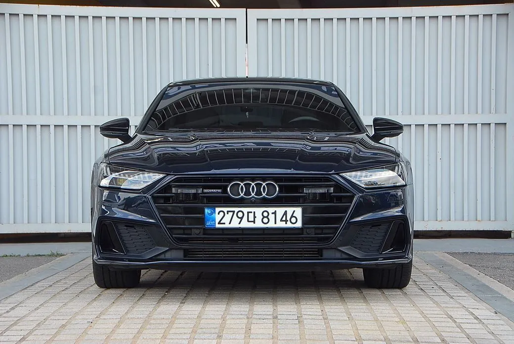 Audi A7 — фото 1
