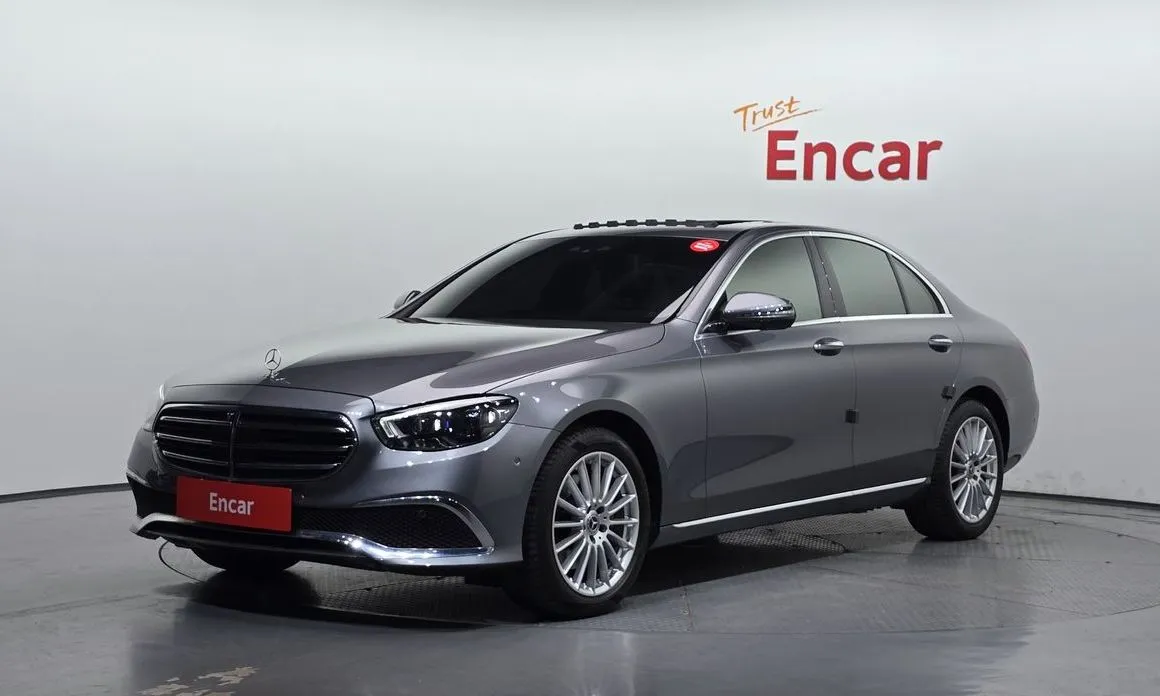 Mercedes-Benz E-Class — фото 1