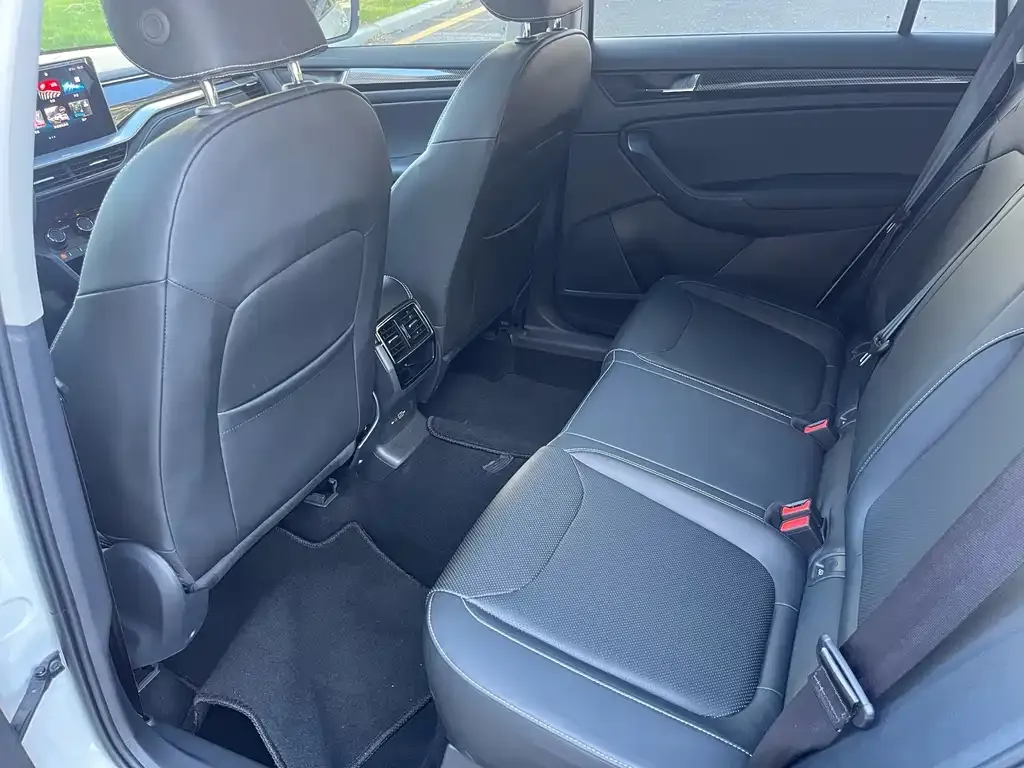 Skoda Kodiaq — фото 10