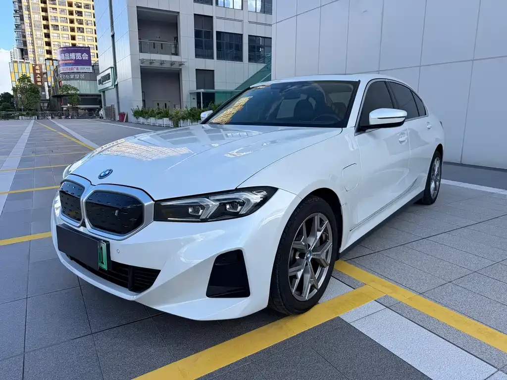 BMW i3 — фото 1