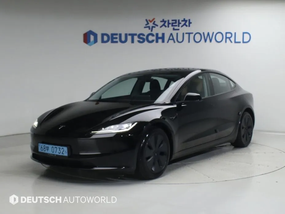 Tesla Model 3 — фото 1