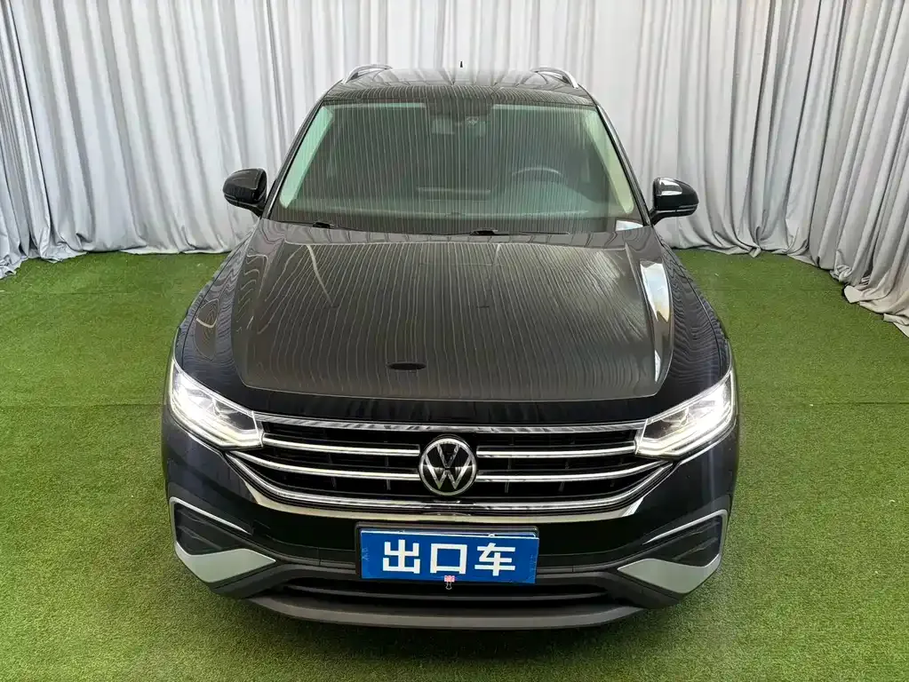 Volkswagen Tiguan L — фото 4