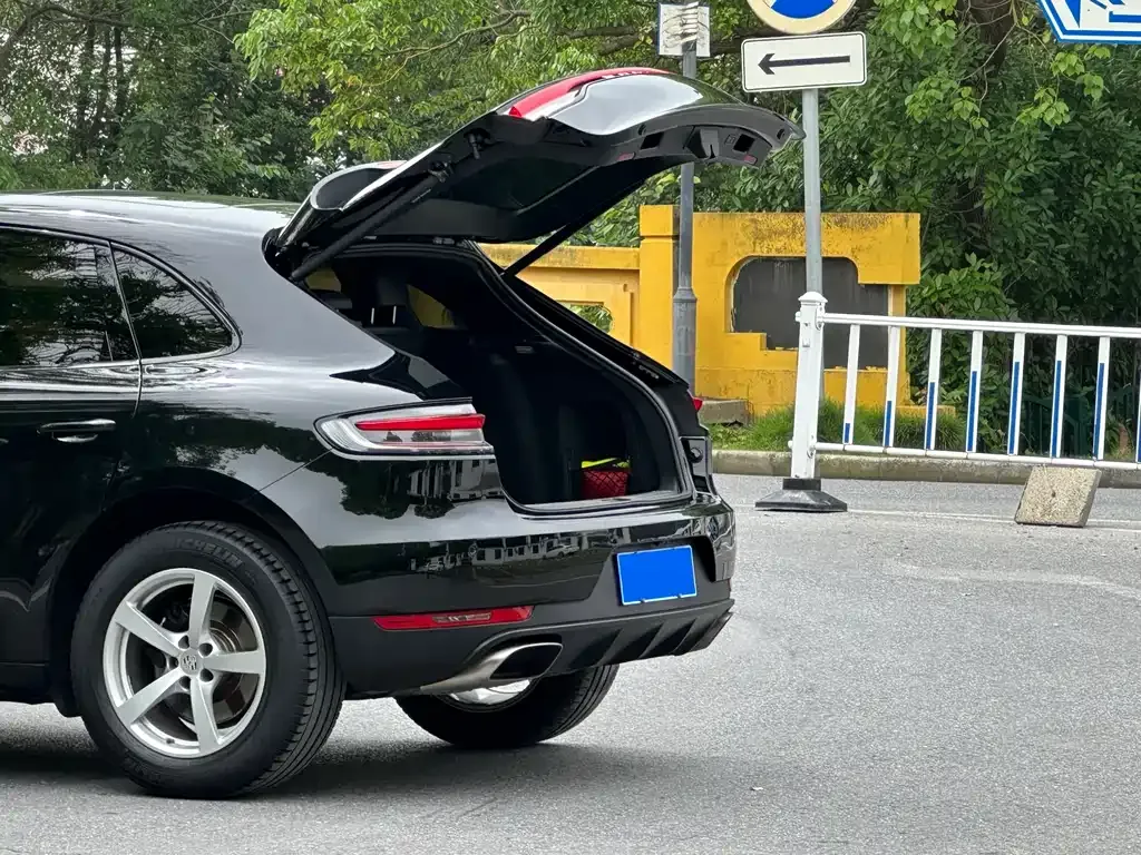 Porsche Macan — фото 9