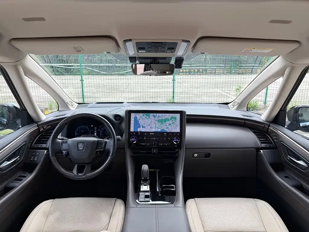 Toyota Vellfire — фото 5