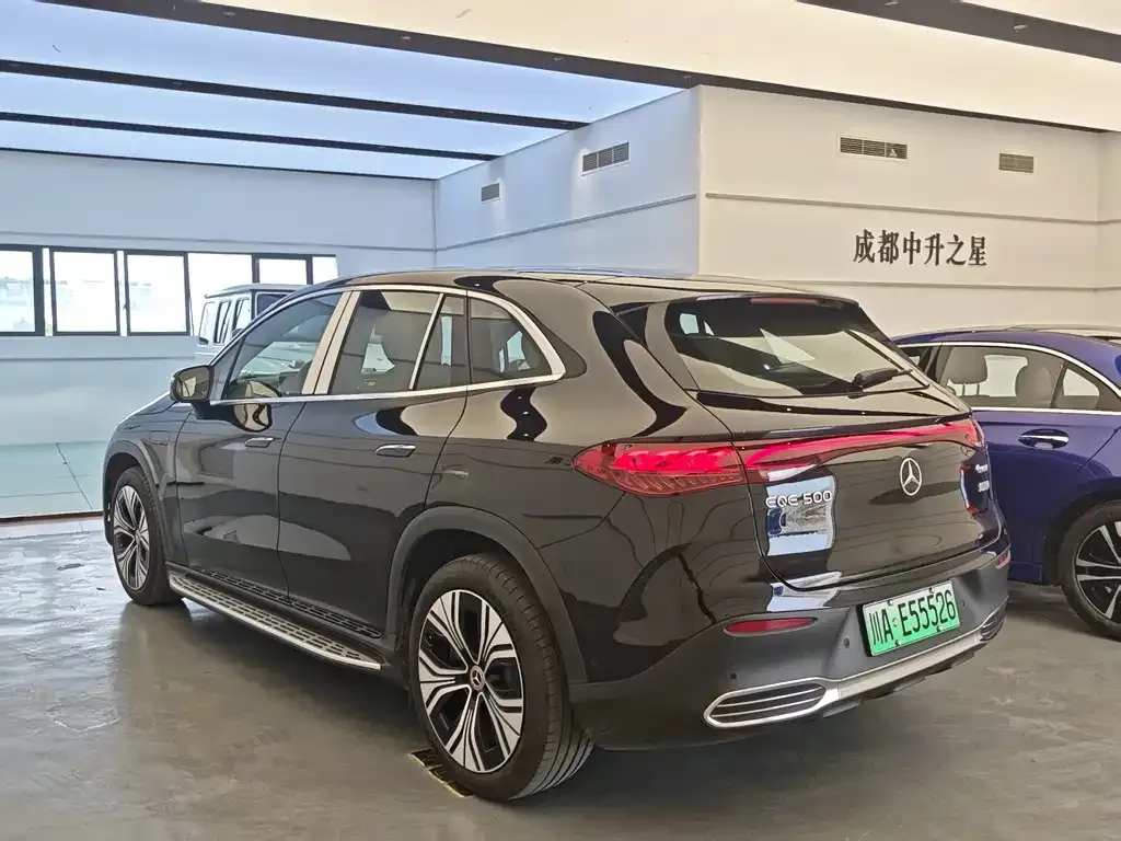 Mercedes-Benz EQE SUV — фото 10