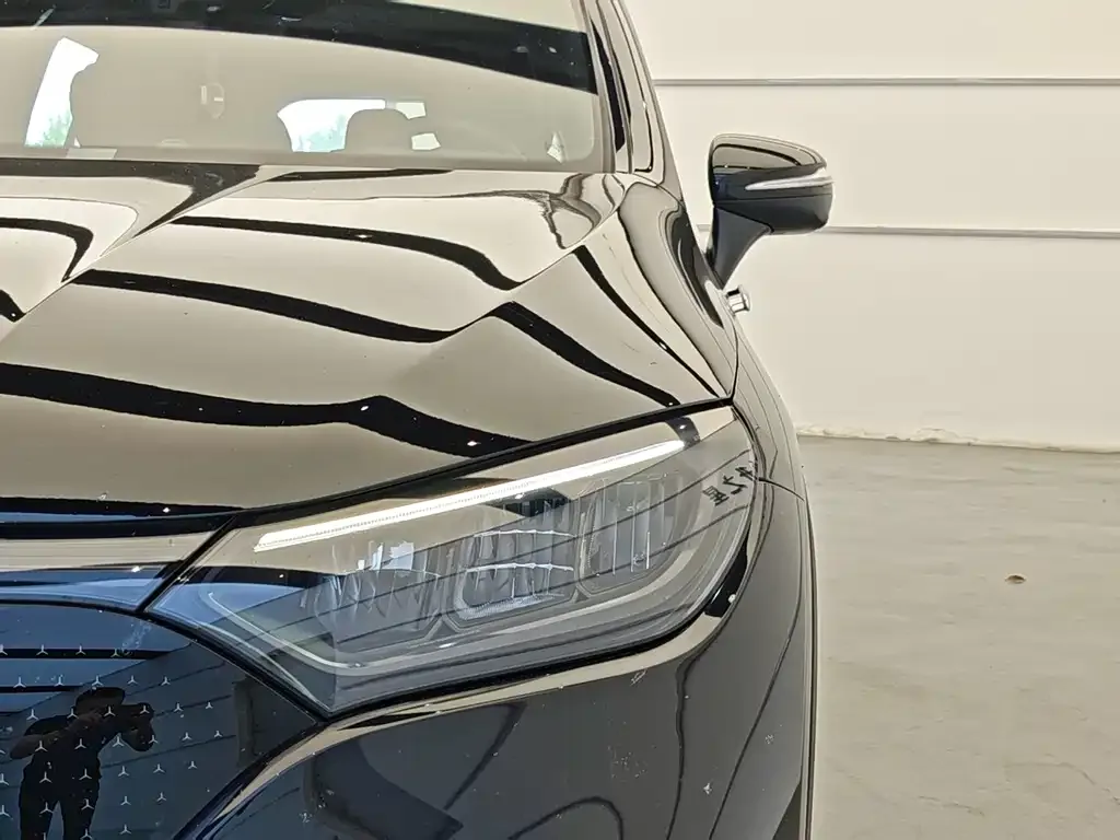 Mercedes-Benz EQE SUV — фото 3