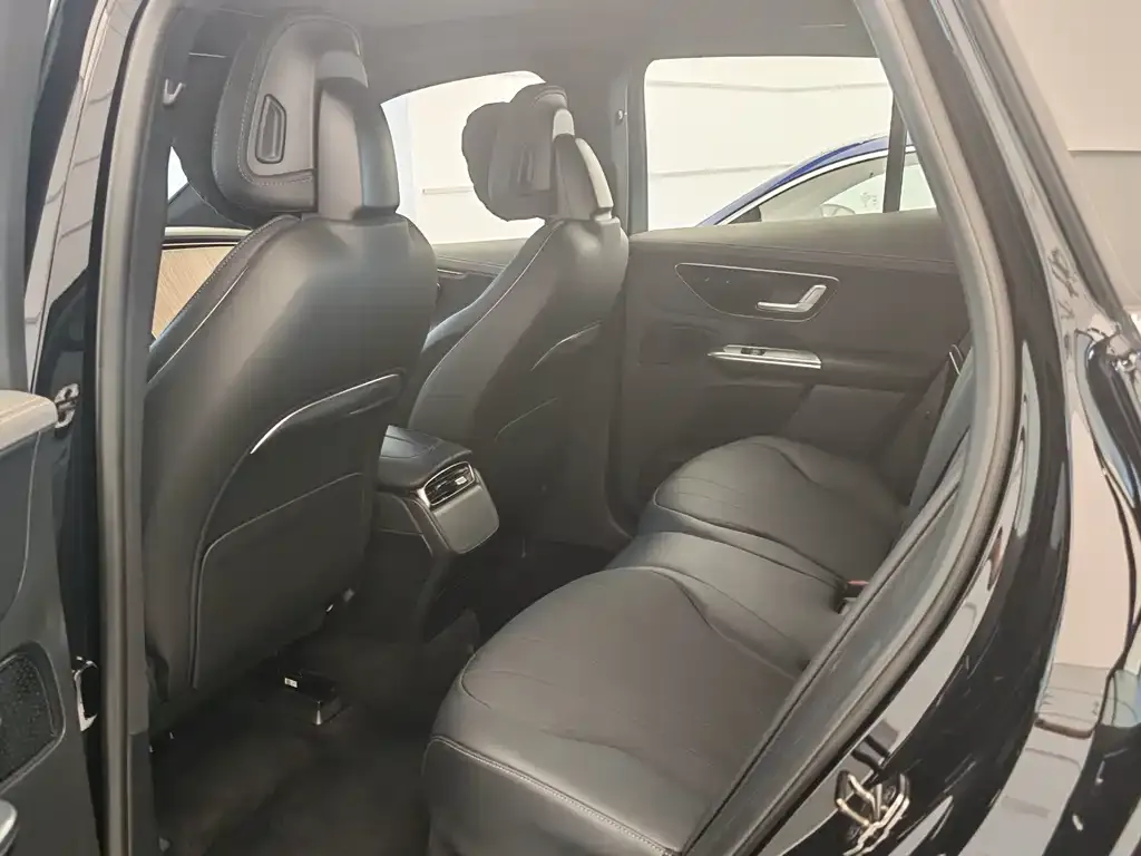 Mercedes-Benz EQE SUV — фото 2