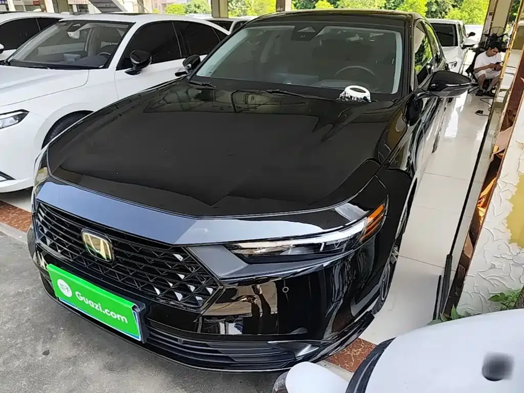 Honda Accord — фото 1