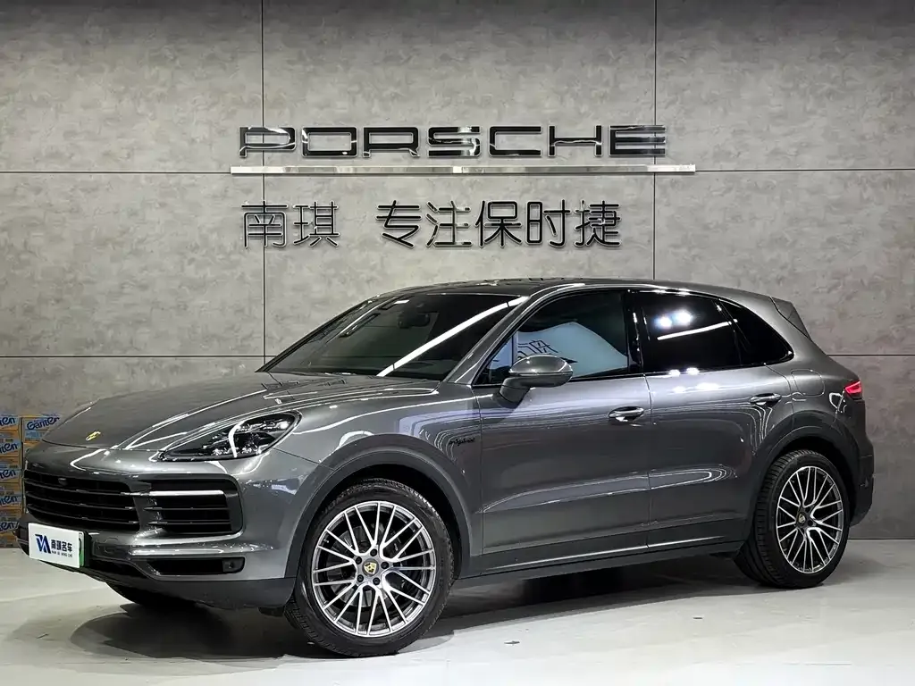 Porsche Cayenne Hybrid — фото 1