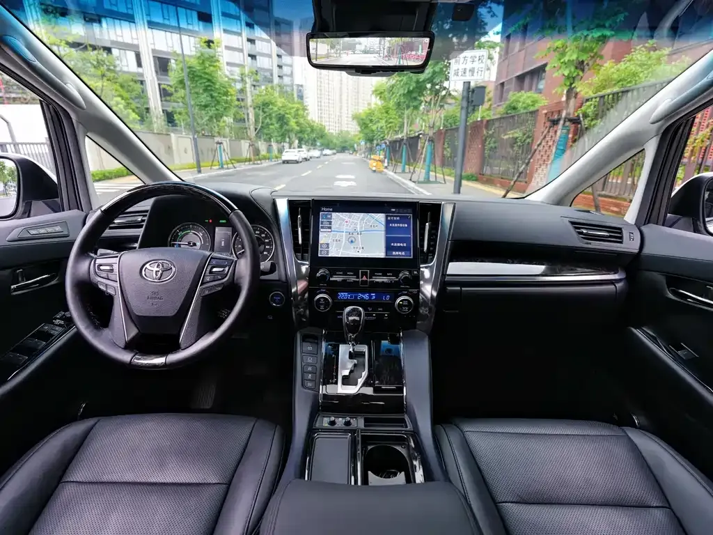 Toyota Vellfire — фото 2