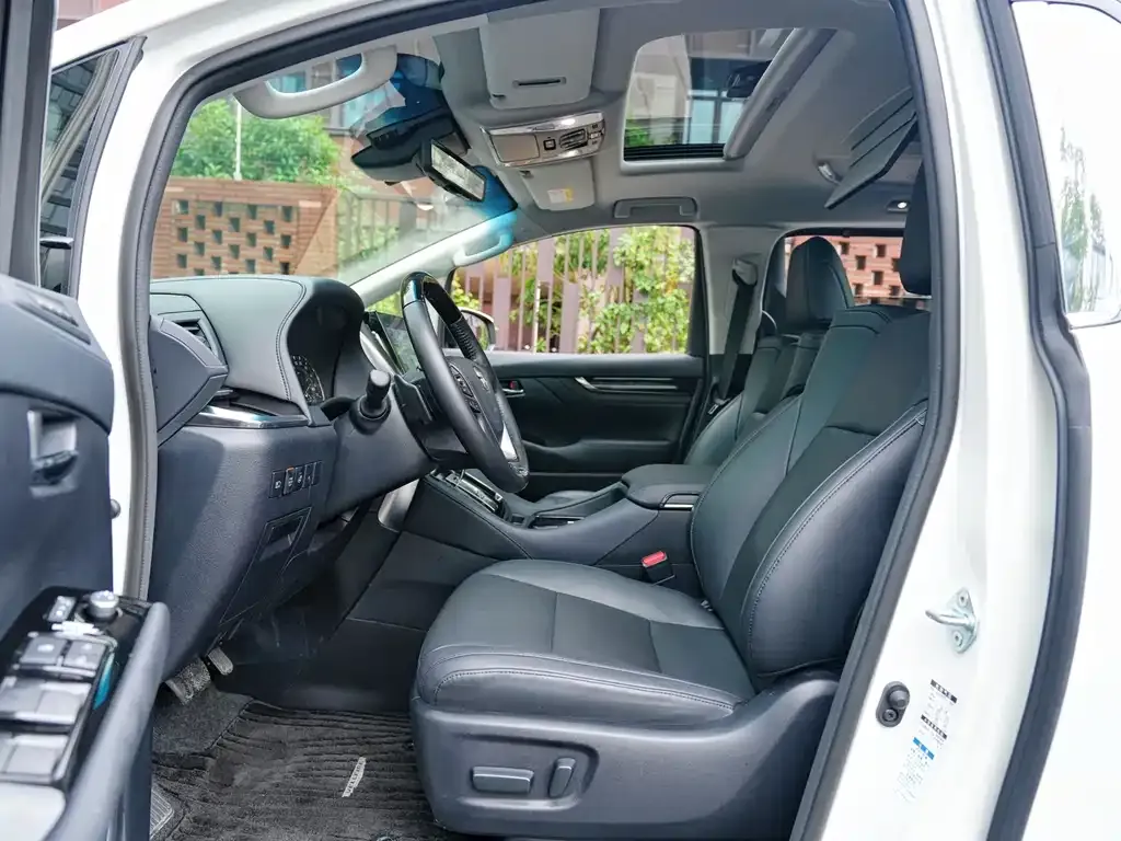 Toyota Vellfire — фото 3