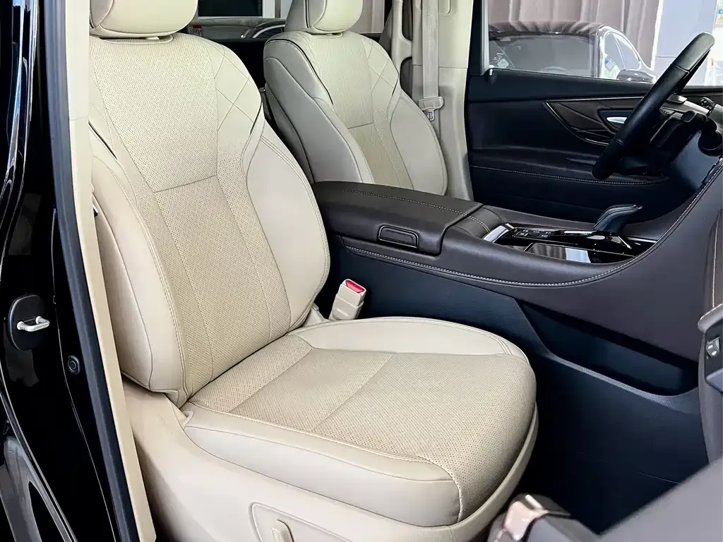 Toyota Alphard — фото 8
