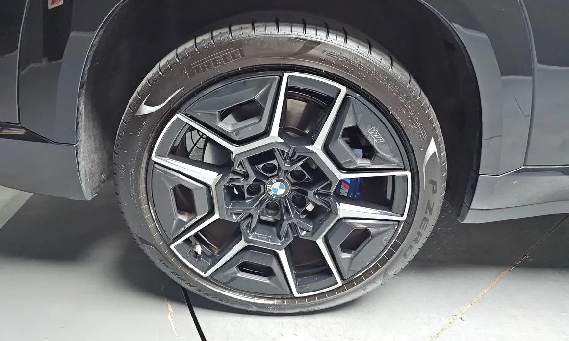 BMW XM — фото 10