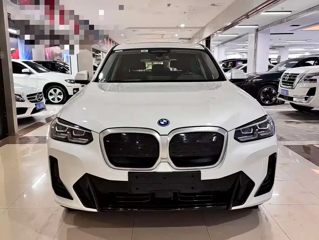 BMW iX3 — фото 3