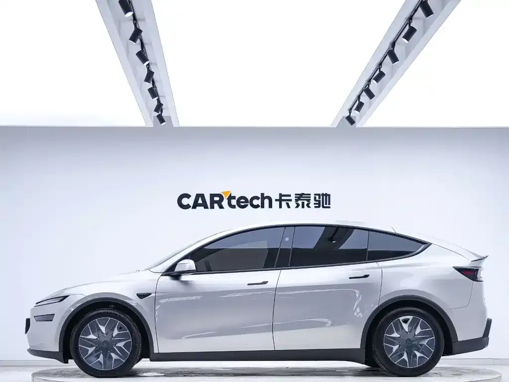 Tesla Model Y L — фото 3