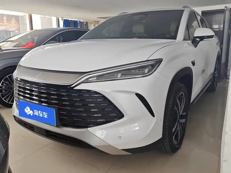 BYD L DM-i — фото 1