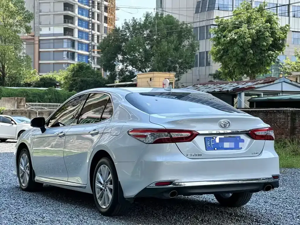 Toyota Camry — фото 7