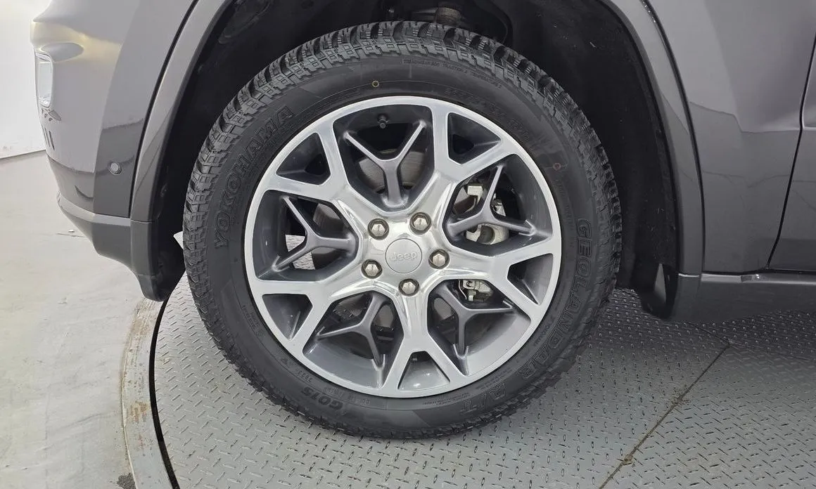 Jeep Cherokee — фото 10